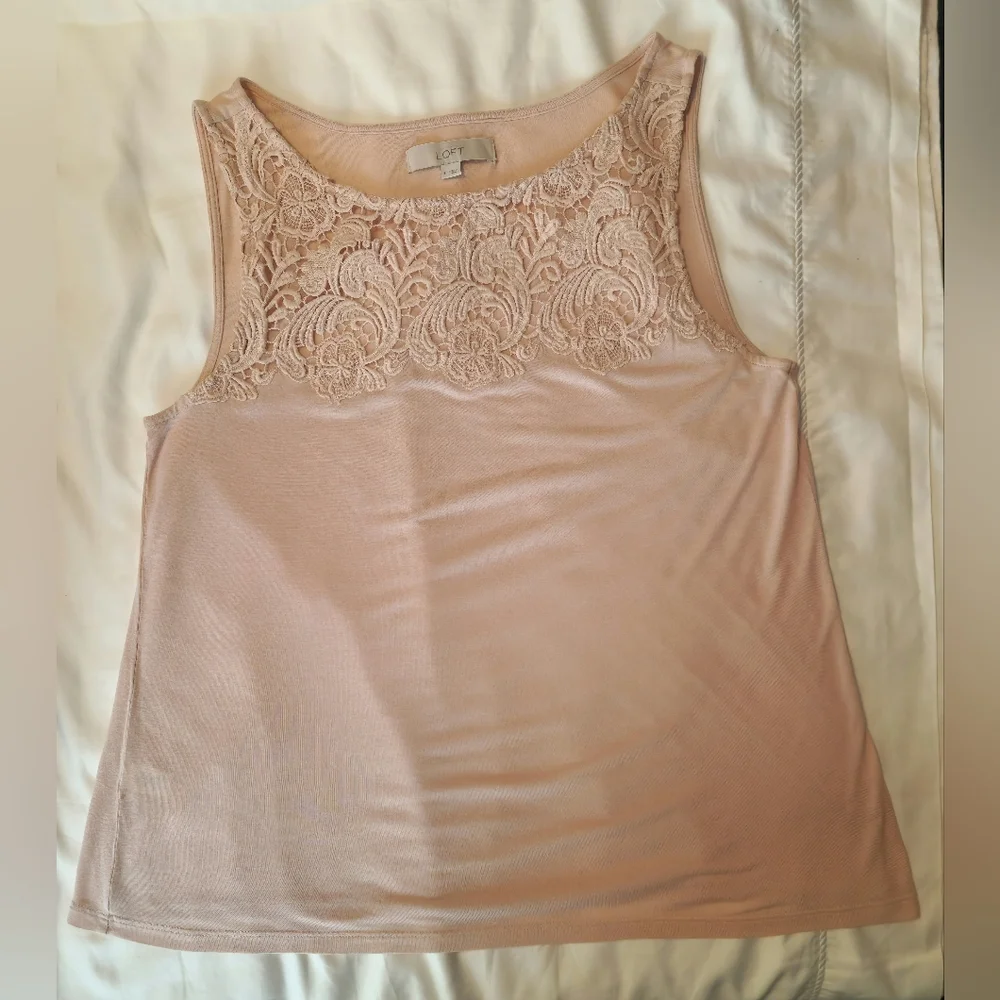Loft Women's Tank Top with Floral Embroidery Pale Pink Size Large - Picture 2 of 4